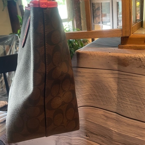 Coach ๐ฅ Signature City Zip Tote w/ matching wallet and checkbook holder ๐ฅ๐ฅ๐ฅ - Picture 4 of 16